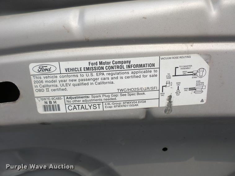 image for item J1533 2006 Ford Crown Victoria Police Interceptor