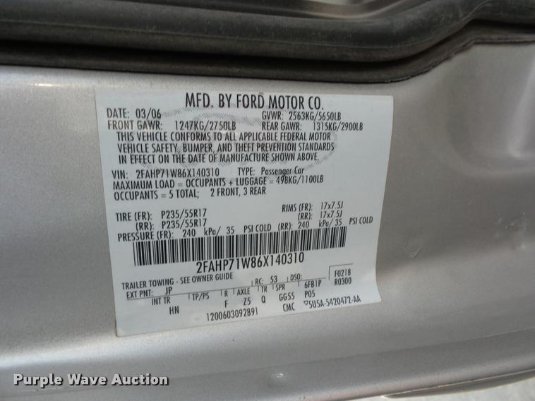 image for item J1533 2006 Ford Crown Victoria Police Interceptor