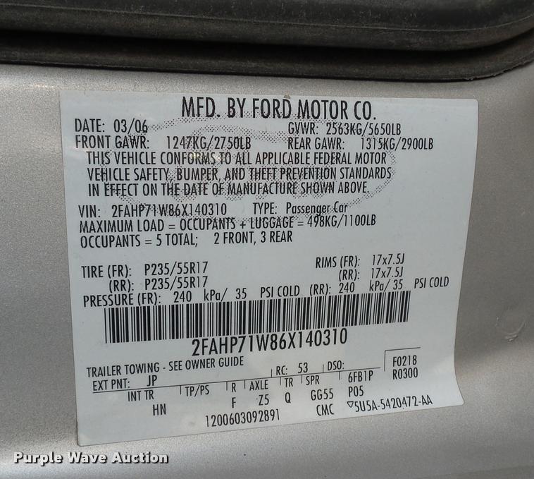 image for item J1533 2006 Ford Crown Victoria Police Interceptor