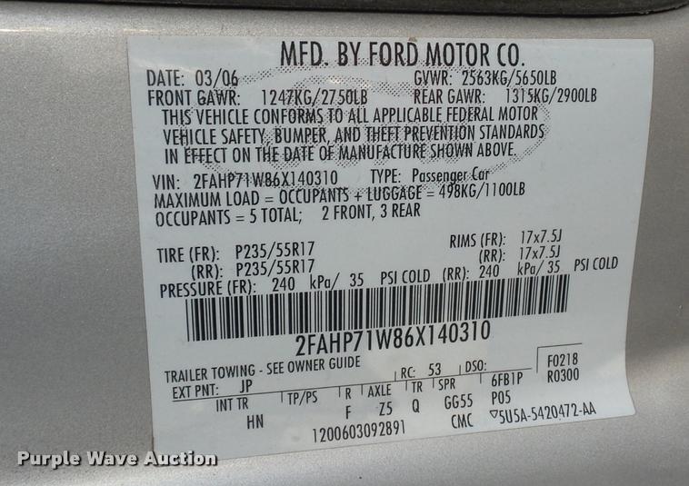 image for item J1533 2006 Ford Crown Victoria Police Interceptor