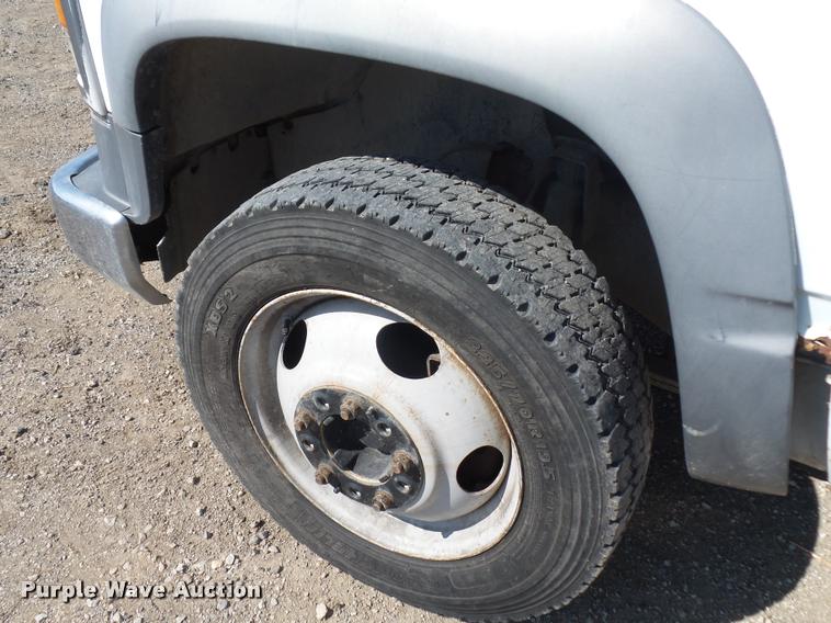 image for item J1538 1995 GMC Sierra 3500HD bucket truck