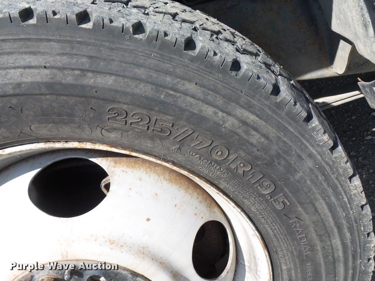 image for item J1538 1995 GMC Sierra 3500HD bucket truck