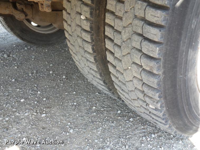 image for item J1538 1995 GMC Sierra 3500HD bucket truck