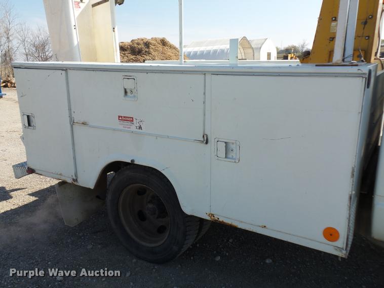 image for item J1538 1995 GMC Sierra 3500HD bucket truck