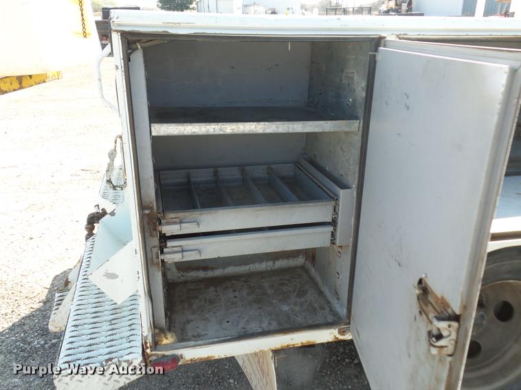 image for item J1538 1995 GMC Sierra 3500HD bucket truck