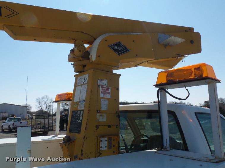image for item J1538 1995 GMC Sierra 3500HD bucket truck