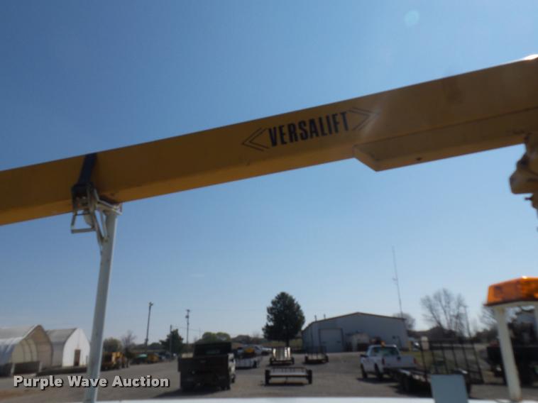 image for item J1538 1995 GMC Sierra 3500HD bucket truck