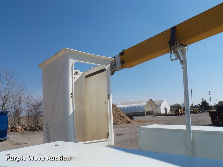 image for item J1538 1995 GMC Sierra 3500HD bucket truck