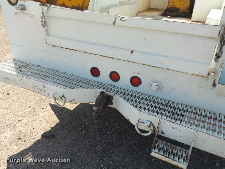 image for item J1538 1995 GMC Sierra 3500HD bucket truck