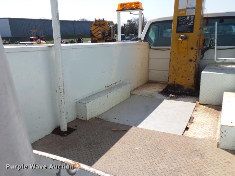 image for item J1538 1995 GMC Sierra 3500HD bucket truck