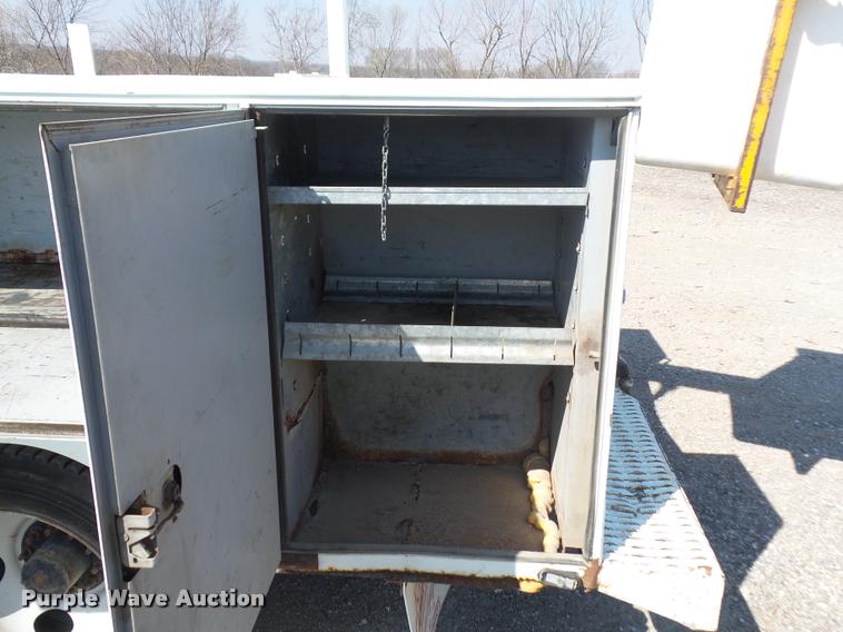 image for item J1538 1995 GMC Sierra 3500HD bucket truck