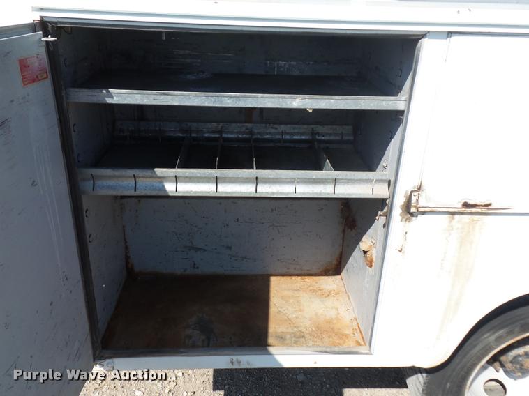 image for item J1538 1995 GMC Sierra 3500HD bucket truck