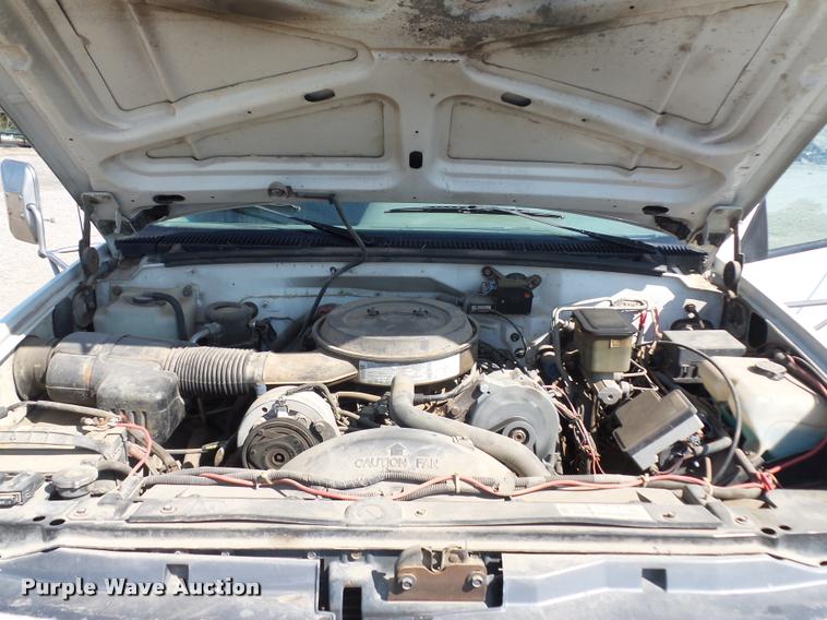 image for item J1538 1995 GMC Sierra 3500HD bucket truck