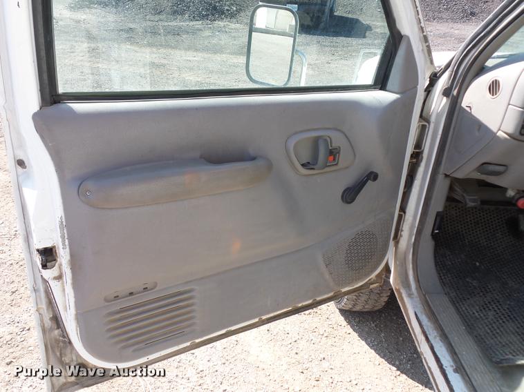 image for item J1538 1995 GMC Sierra 3500HD bucket truck