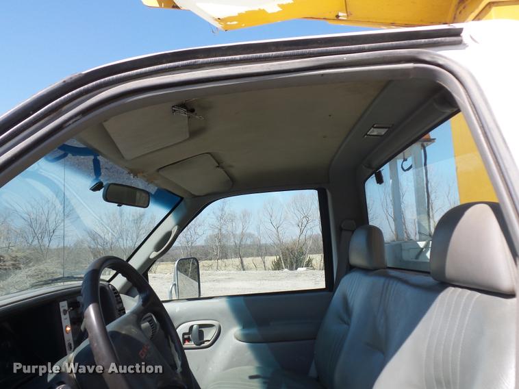 image for item J1538 1995 GMC Sierra 3500HD bucket truck