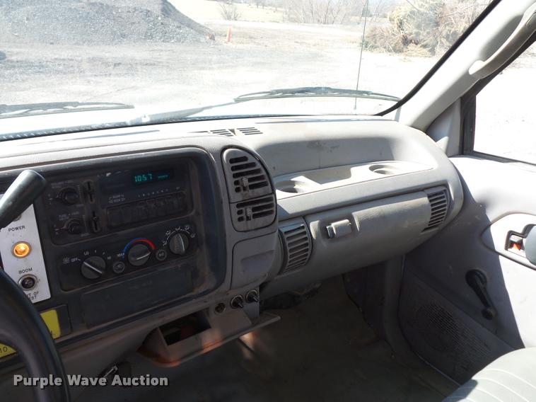 image for item J1538 1995 GMC Sierra 3500HD bucket truck