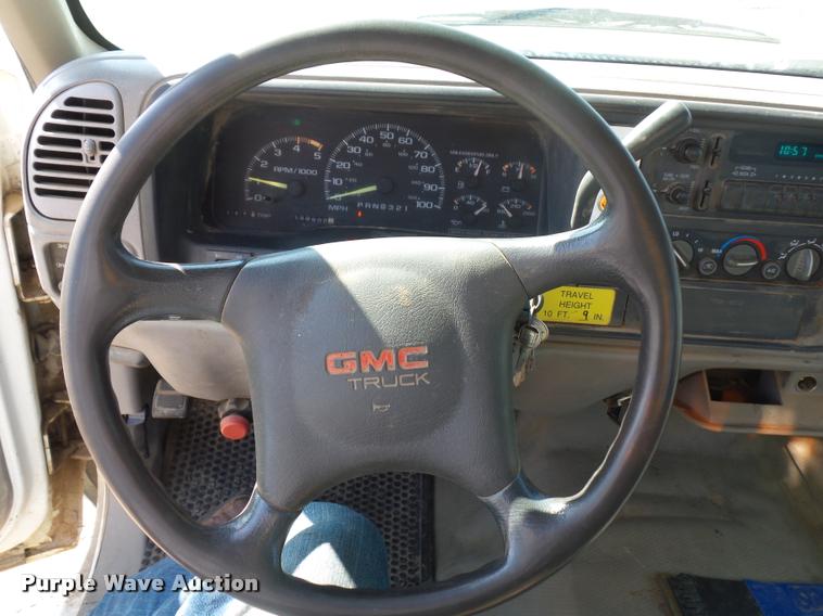 image for item J1538 1995 GMC Sierra 3500HD bucket truck