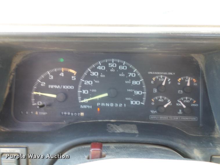 image for item J1538 1995 GMC Sierra 3500HD bucket truck