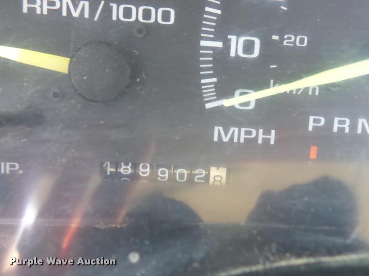 image for item J1538 1995 GMC Sierra 3500HD bucket truck