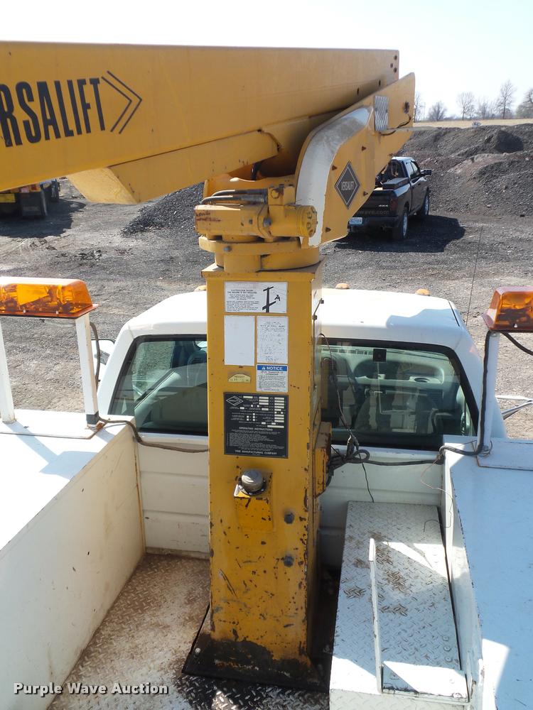 image for item J1538 1995 GMC Sierra 3500HD bucket truck