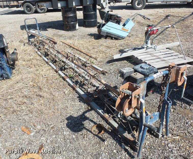 image for item J1543 Concrete screed