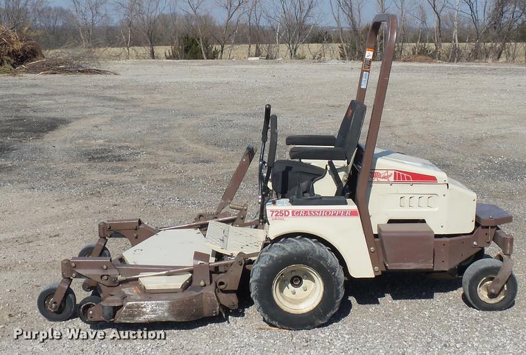 image for item J1550 Grasshopper 725D ZTR lawn mower