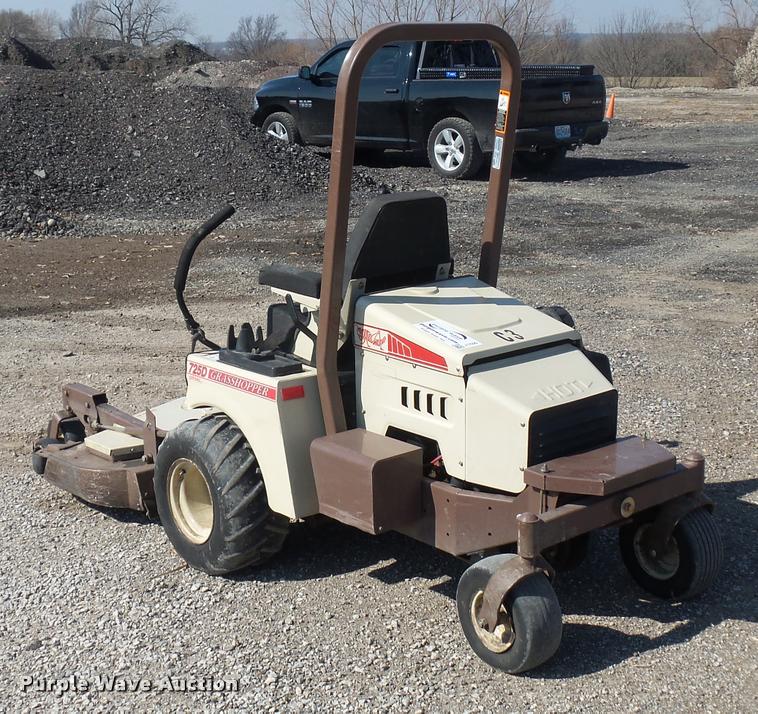 image for item J1550 Grasshopper 725D ZTR lawn mower