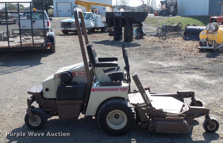 image for item J1550 Grasshopper 725D ZTR lawn mower