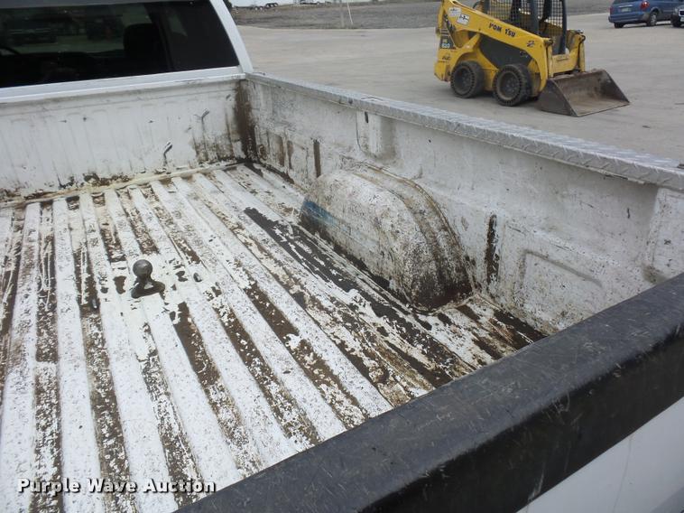 image for item J1566 2007 Chevrolet Silverado Classic 2500HD Ext. Cab pickup truck