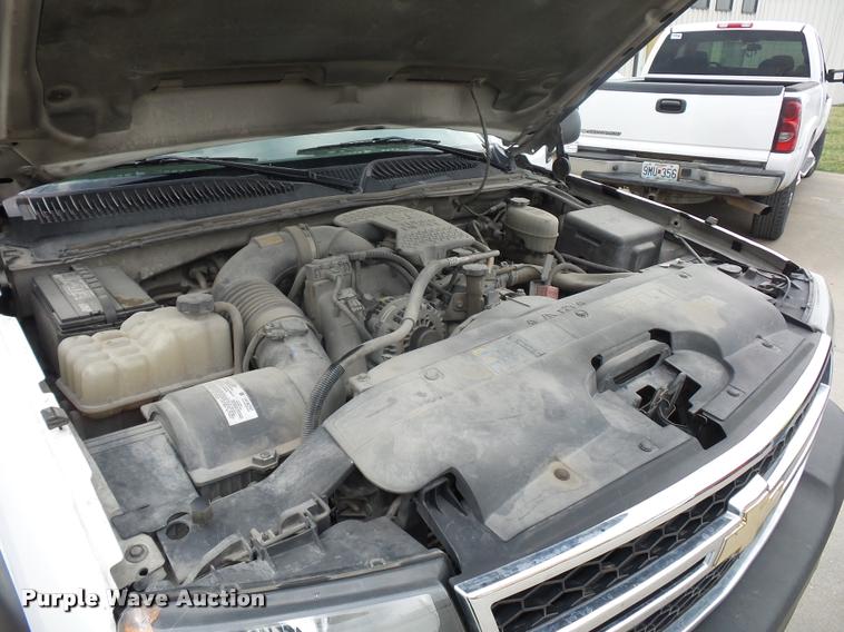 image for item J1566 2007 Chevrolet Silverado Classic 2500HD Ext. Cab pickup truck