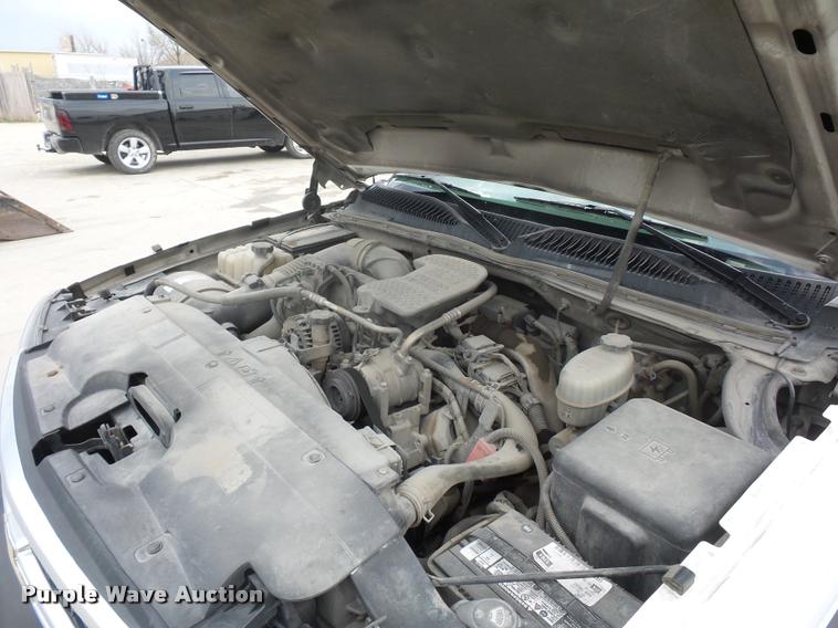 image for item J1566 2007 Chevrolet Silverado Classic 2500HD Ext. Cab pickup truck