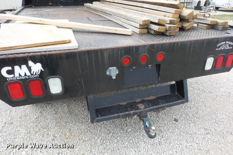 image for item J1569 2003 Chevrolet C4500 flatbed truck