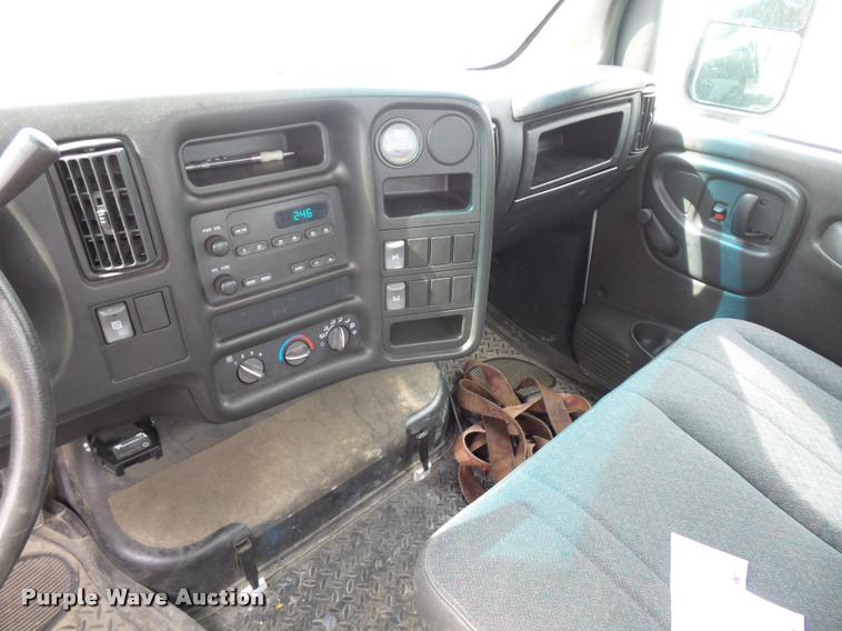 image for item J1569 2003 Chevrolet C4500 flatbed truck