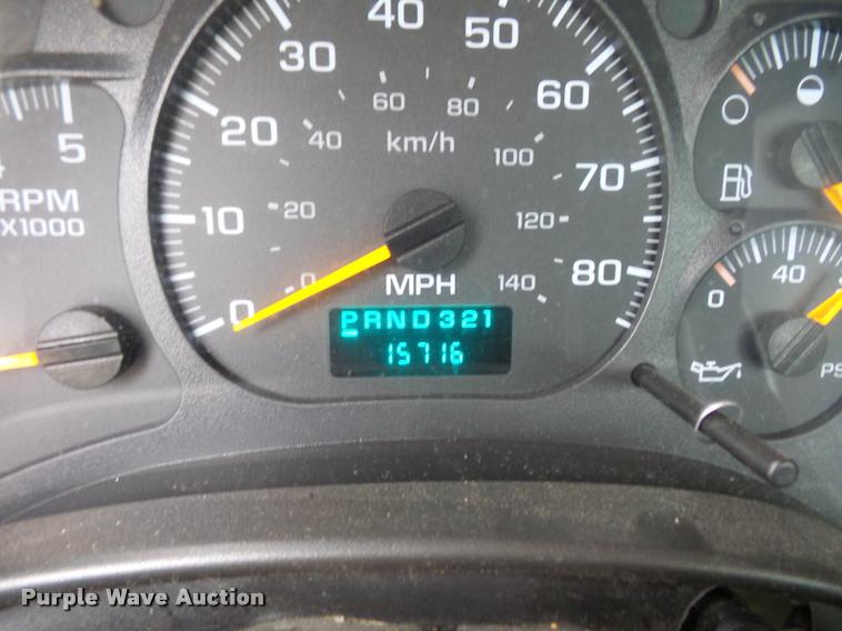 image for item J1569 2003 Chevrolet C4500 flatbed truck