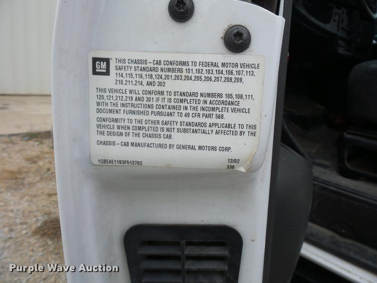 image for item J1569 2003 Chevrolet C4500 flatbed truck