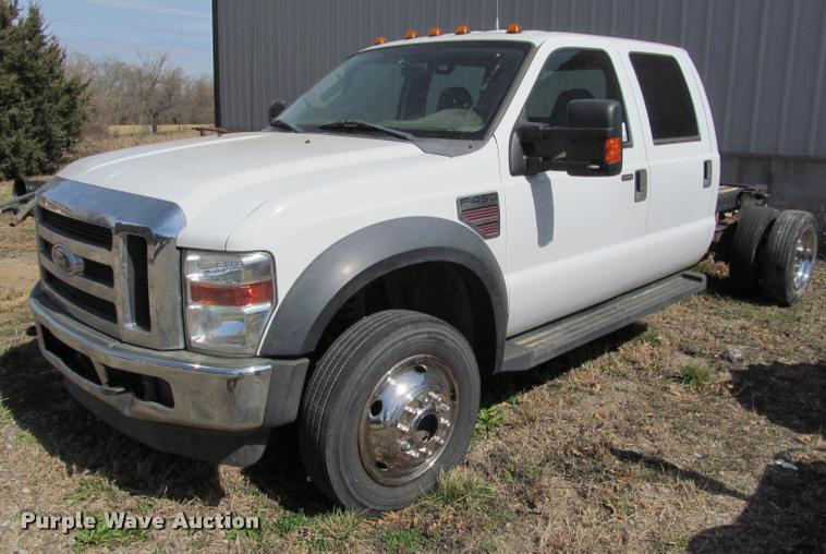 image for item J2617 2008 Ford F450 Super Duty XLT Crew Cab truck cab and chassis