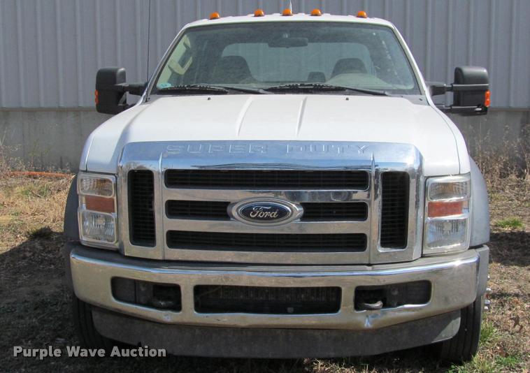 image for item J2617 2008 Ford F450 Super Duty XLT Crew Cab truck cab and chassis