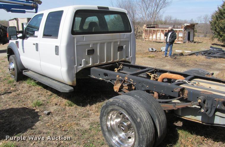 image for item J2617 2008 Ford F450 Super Duty XLT Crew Cab truck cab and chassis