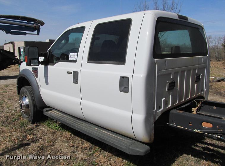 image for item J2617 2008 Ford F450 Super Duty XLT Crew Cab truck cab and chassis