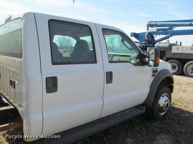 image for item J2617 2008 Ford F450 Super Duty XLT Crew Cab truck cab and chassis