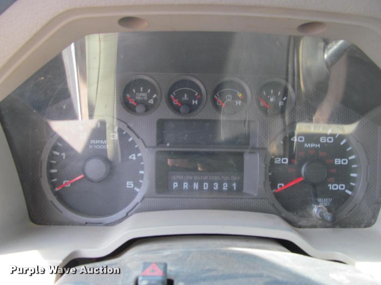 image for item J2617 2008 Ford F450 Super Duty XLT Crew Cab truck cab and chassis