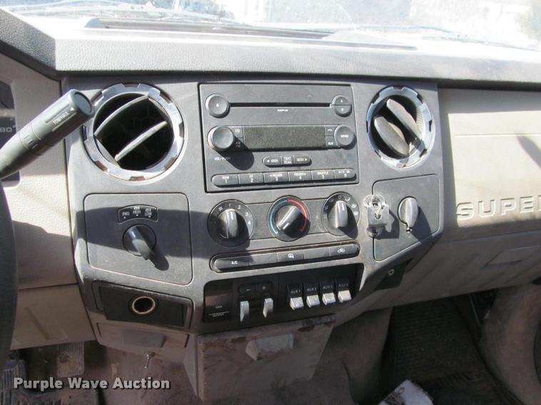 image for item J2617 2008 Ford F450 Super Duty XLT Crew Cab truck cab and chassis