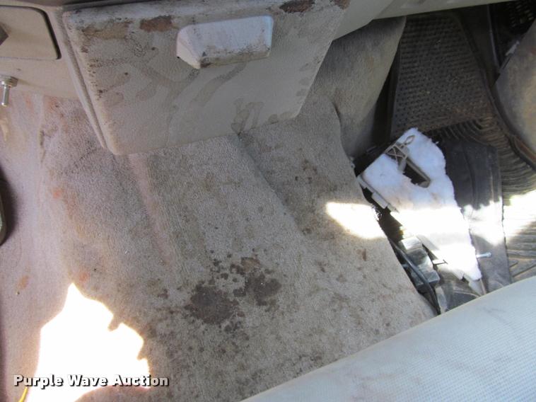 image for item J2617 2008 Ford F450 Super Duty XLT Crew Cab truck cab and chassis