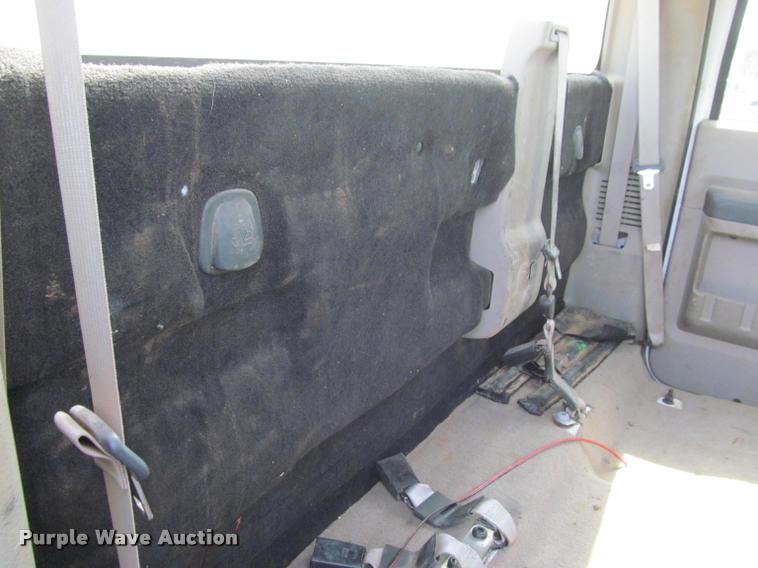 image for item J2617 2008 Ford F450 Super Duty XLT Crew Cab truck cab and chassis