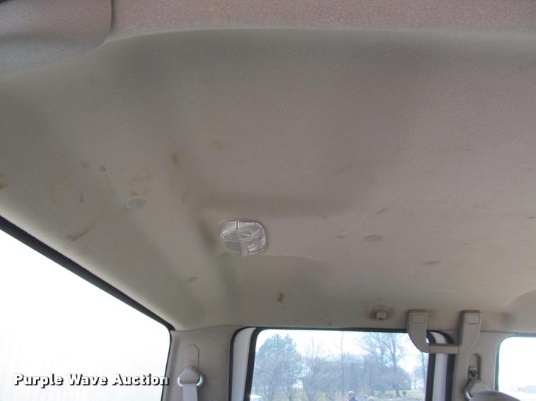 image for item J2617 2008 Ford F450 Super Duty XLT Crew Cab truck cab and chassis