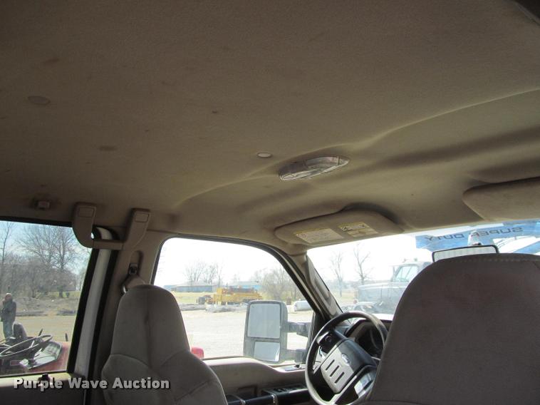 image for item J2617 2008 Ford F450 Super Duty XLT Crew Cab truck cab and chassis