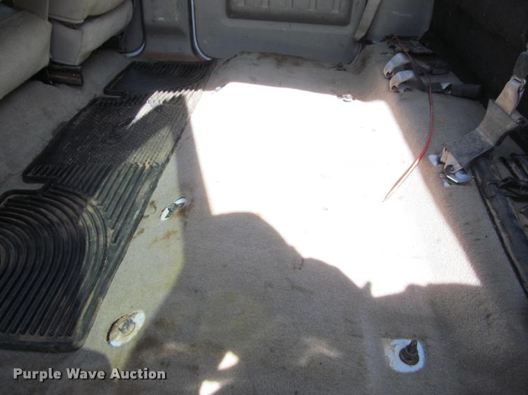 image for item J2617 2008 Ford F450 Super Duty XLT Crew Cab truck cab and chassis