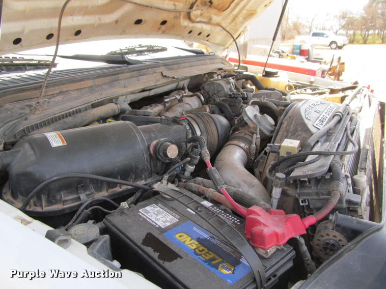 image for item J2617 2008 Ford F450 Super Duty XLT Crew Cab truck cab and chassis