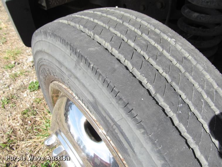 image for item J2617 2008 Ford F450 Super Duty XLT Crew Cab truck cab and chassis