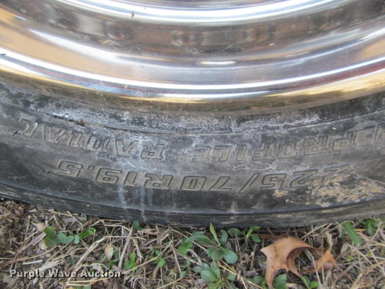 image for item J2617 2008 Ford F450 Super Duty XLT Crew Cab truck cab and chassis